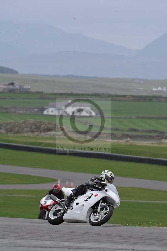 Motorcycle action photographs;anglesey circuit;anglesey trackday photographs;event digital images;eventdigitalimages;no limits trackday;oulton park circuit cheshire;peter wileman photography;trackday;trackday digital images;trackday photos;ty croes circuit wales