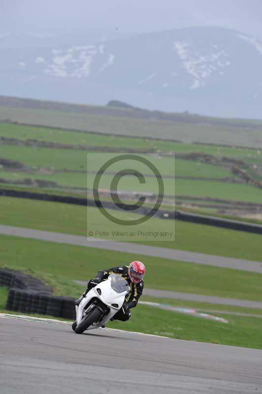 Motorcycle action photographs;anglesey circuit;anglesey trackday photographs;event digital images;eventdigitalimages;no limits trackday;oulton park circuit cheshire;peter wileman photography;trackday;trackday digital images;trackday photos;ty croes circuit wales