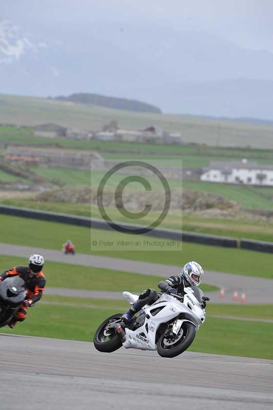 Motorcycle action photographs;anglesey circuit;anglesey trackday photographs;event digital images;eventdigitalimages;no limits trackday;oulton park circuit cheshire;peter wileman photography;trackday;trackday digital images;trackday photos;ty croes circuit wales