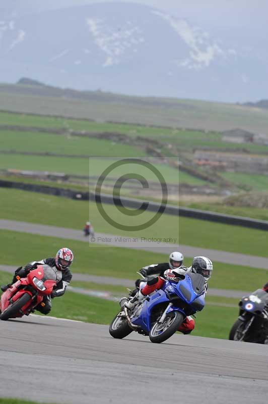 Motorcycle action photographs;anglesey circuit;anglesey trackday photographs;event digital images;eventdigitalimages;no limits trackday;oulton park circuit cheshire;peter wileman photography;trackday;trackday digital images;trackday photos;ty croes circuit wales