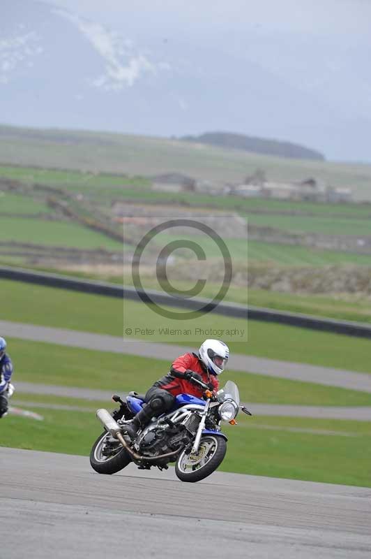 Motorcycle action photographs;anglesey circuit;anglesey trackday photographs;event digital images;eventdigitalimages;no limits trackday;oulton park circuit cheshire;peter wileman photography;trackday;trackday digital images;trackday photos;ty croes circuit wales