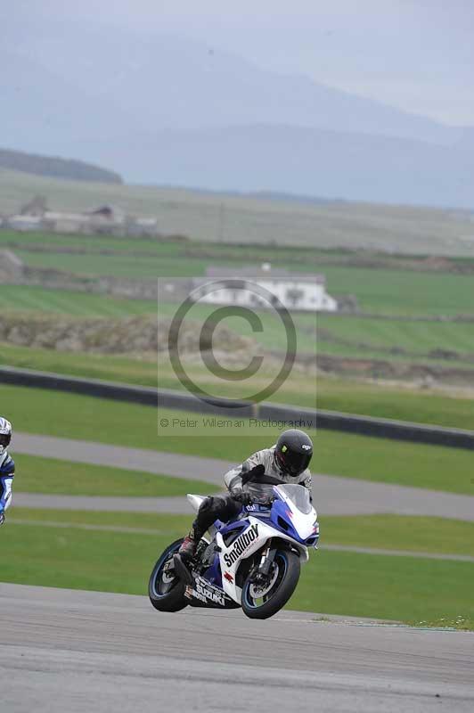 Motorcycle action photographs;anglesey circuit;anglesey trackday photographs;event digital images;eventdigitalimages;no limits trackday;oulton park circuit cheshire;peter wileman photography;trackday;trackday digital images;trackday photos;ty croes circuit wales