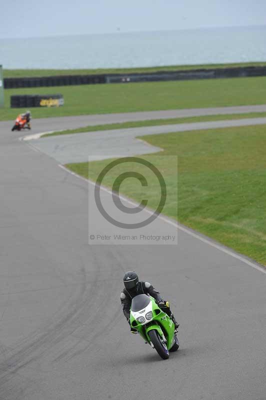 Motorcycle action photographs;anglesey circuit;anglesey trackday photographs;event digital images;eventdigitalimages;no limits trackday;oulton park circuit cheshire;peter wileman photography;trackday;trackday digital images;trackday photos;ty croes circuit wales