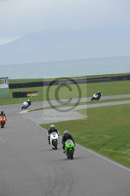 Motorcycle action photographs;anglesey circuit;anglesey trackday photographs;event digital images;eventdigitalimages;no limits trackday;oulton park circuit cheshire;peter wileman photography;trackday;trackday digital images;trackday photos;ty croes circuit wales