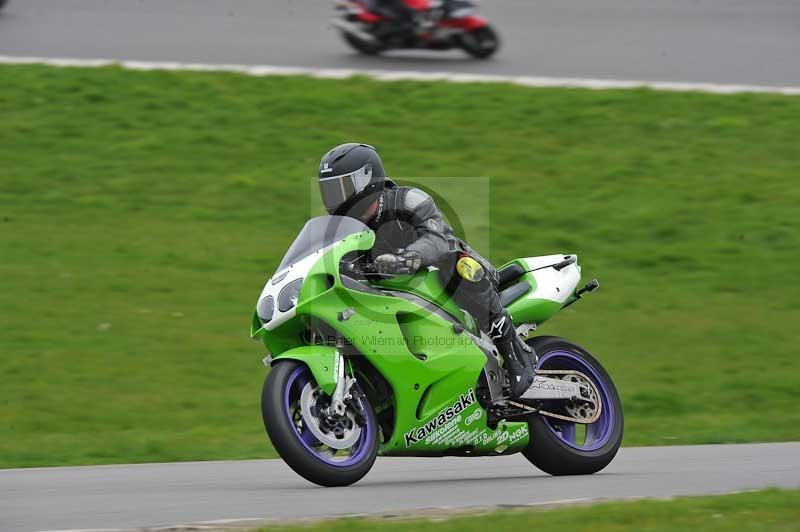 Motorcycle action photographs;anglesey circuit;anglesey trackday photographs;event digital images;eventdigitalimages;no limits trackday;oulton park circuit cheshire;peter wileman photography;trackday;trackday digital images;trackday photos;ty croes circuit wales