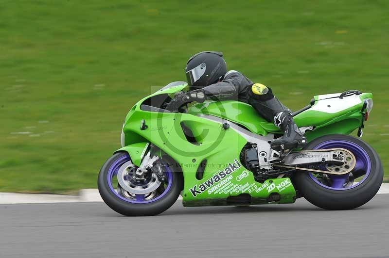 Motorcycle action photographs;anglesey circuit;anglesey trackday photographs;event digital images;eventdigitalimages;no limits trackday;oulton park circuit cheshire;peter wileman photography;trackday;trackday digital images;trackday photos;ty croes circuit wales