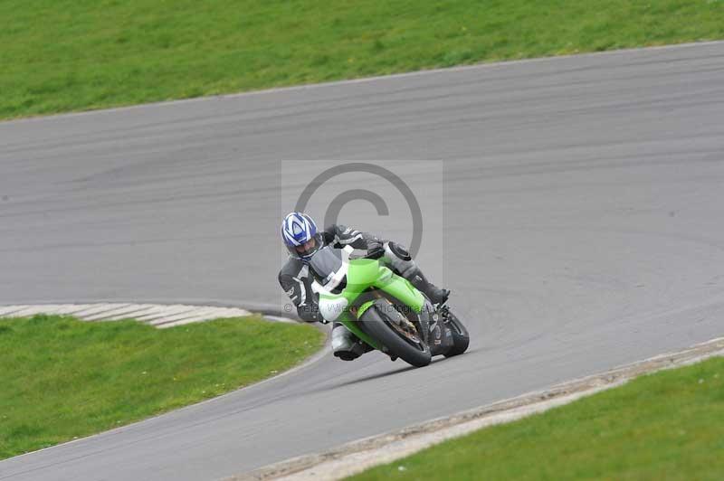 Motorcycle action photographs;anglesey circuit;anglesey trackday photographs;event digital images;eventdigitalimages;no limits trackday;oulton park circuit cheshire;peter wileman photography;trackday;trackday digital images;trackday photos;ty croes circuit wales