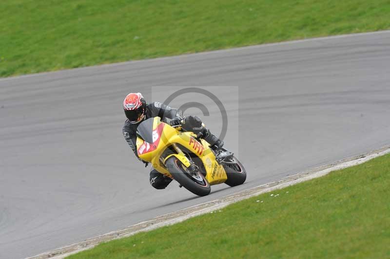 Motorcycle action photographs;anglesey circuit;anglesey trackday photographs;event digital images;eventdigitalimages;no limits trackday;oulton park circuit cheshire;peter wileman photography;trackday;trackday digital images;trackday photos;ty croes circuit wales