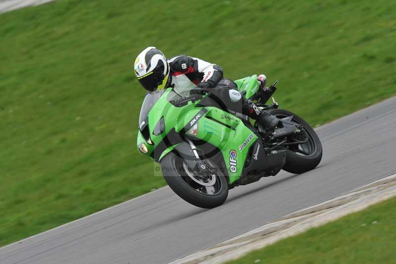 Motorcycle action photographs;anglesey circuit;anglesey trackday photographs;event digital images;eventdigitalimages;no limits trackday;oulton park circuit cheshire;peter wileman photography;trackday;trackday digital images;trackday photos;ty croes circuit wales