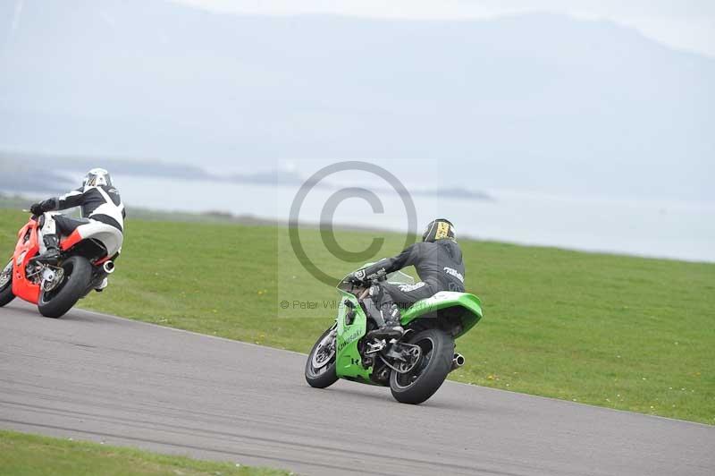 Motorcycle action photographs;anglesey circuit;anglesey trackday photographs;event digital images;eventdigitalimages;no limits trackday;oulton park circuit cheshire;peter wileman photography;trackday;trackday digital images;trackday photos;ty croes circuit wales