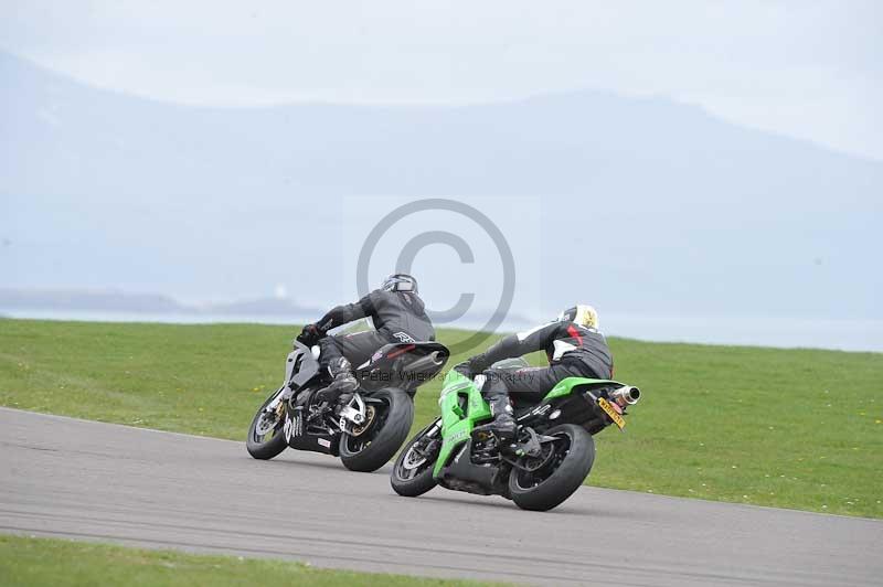 Motorcycle action photographs;anglesey circuit;anglesey trackday photographs;event digital images;eventdigitalimages;no limits trackday;oulton park circuit cheshire;peter wileman photography;trackday;trackday digital images;trackday photos;ty croes circuit wales