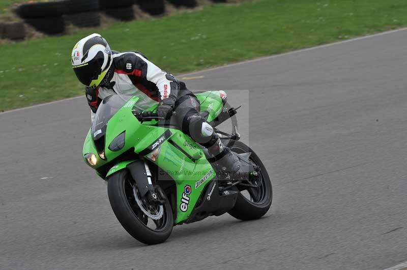 Motorcycle action photographs;anglesey circuit;anglesey trackday photographs;event digital images;eventdigitalimages;no limits trackday;oulton park circuit cheshire;peter wileman photography;trackday;trackday digital images;trackday photos;ty croes circuit wales