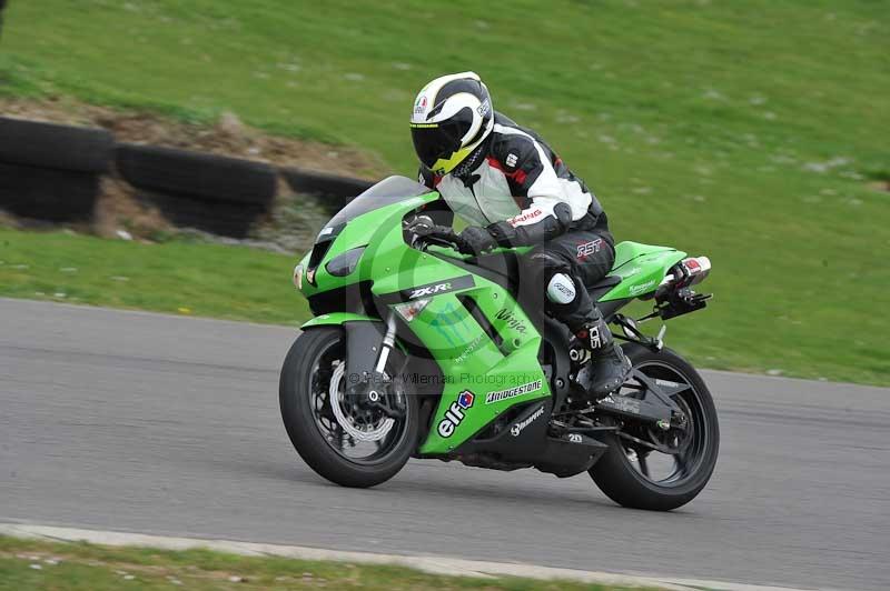 Motorcycle action photographs;anglesey circuit;anglesey trackday photographs;event digital images;eventdigitalimages;no limits trackday;oulton park circuit cheshire;peter wileman photography;trackday;trackday digital images;trackday photos;ty croes circuit wales