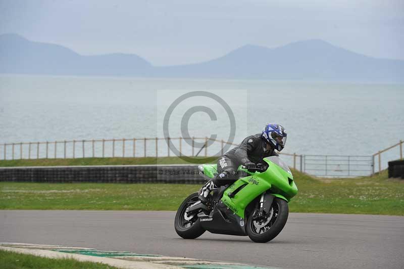 Motorcycle action photographs;anglesey circuit;anglesey trackday photographs;event digital images;eventdigitalimages;no limits trackday;oulton park circuit cheshire;peter wileman photography;trackday;trackday digital images;trackday photos;ty croes circuit wales