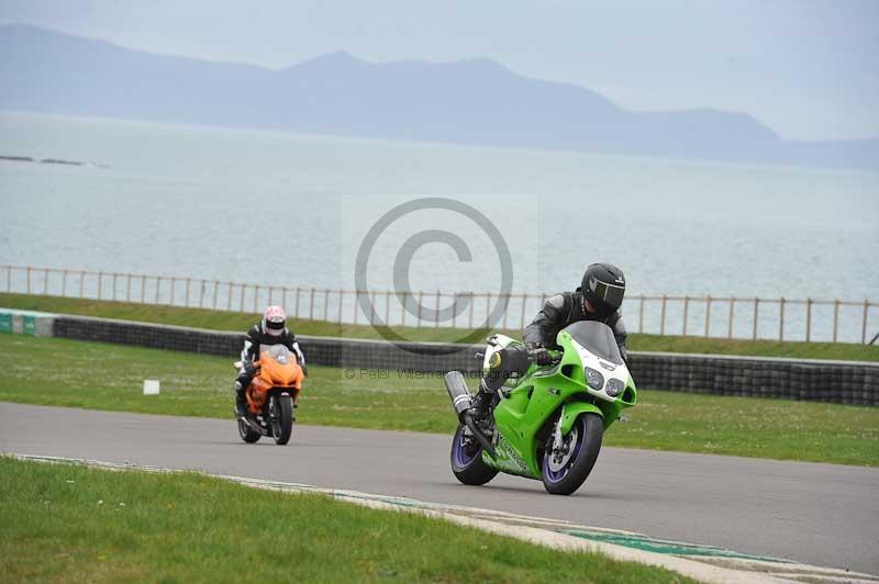 Motorcycle action photographs;anglesey circuit;anglesey trackday photographs;event digital images;eventdigitalimages;no limits trackday;oulton park circuit cheshire;peter wileman photography;trackday;trackday digital images;trackday photos;ty croes circuit wales