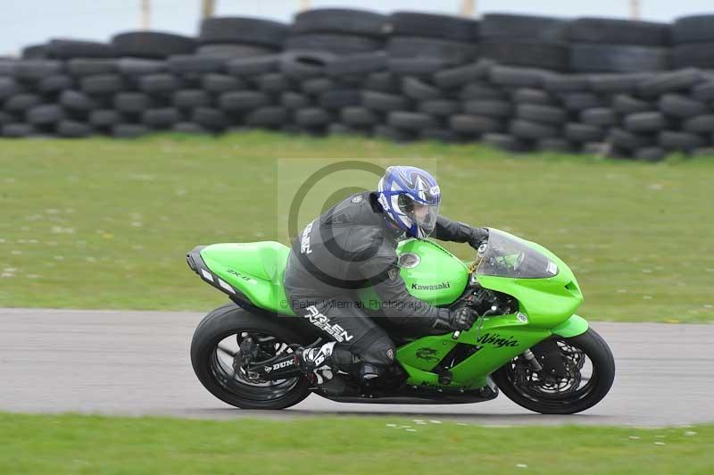 Motorcycle action photographs;anglesey circuit;anglesey trackday photographs;event digital images;eventdigitalimages;no limits trackday;oulton park circuit cheshire;peter wileman photography;trackday;trackday digital images;trackday photos;ty croes circuit wales