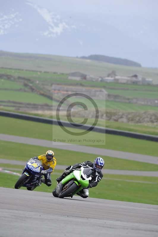 Motorcycle action photographs;anglesey circuit;anglesey trackday photographs;event digital images;eventdigitalimages;no limits trackday;oulton park circuit cheshire;peter wileman photography;trackday;trackday digital images;trackday photos;ty croes circuit wales