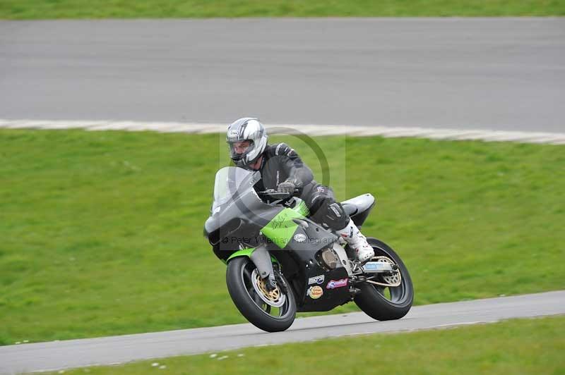 Motorcycle action photographs;anglesey circuit;anglesey trackday photographs;event digital images;eventdigitalimages;no limits trackday;oulton park circuit cheshire;peter wileman photography;trackday;trackday digital images;trackday photos;ty croes circuit wales