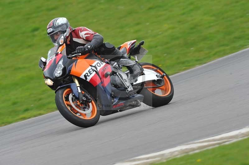 Motorcycle action photographs;anglesey circuit;anglesey trackday photographs;event digital images;eventdigitalimages;no limits trackday;oulton park circuit cheshire;peter wileman photography;trackday;trackday digital images;trackday photos;ty croes circuit wales