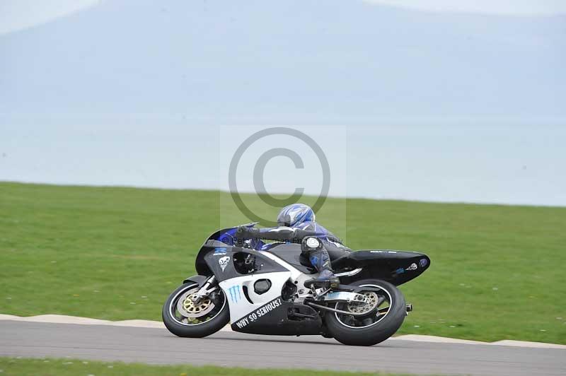 Motorcycle action photographs;anglesey circuit;anglesey trackday photographs;event digital images;eventdigitalimages;no limits trackday;oulton park circuit cheshire;peter wileman photography;trackday;trackday digital images;trackday photos;ty croes circuit wales