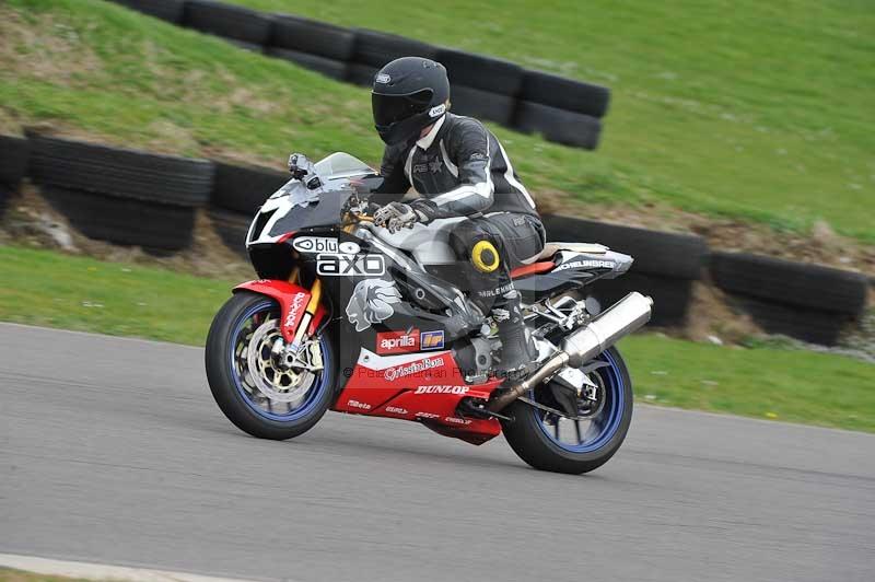 Motorcycle action photographs;anglesey circuit;anglesey trackday photographs;event digital images;eventdigitalimages;no limits trackday;oulton park circuit cheshire;peter wileman photography;trackday;trackday digital images;trackday photos;ty croes circuit wales