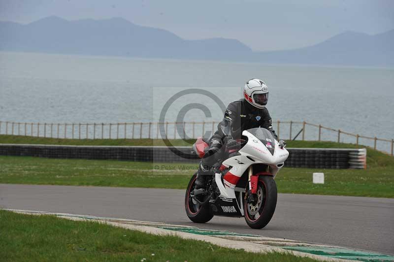 Motorcycle action photographs;anglesey circuit;anglesey trackday photographs;event digital images;eventdigitalimages;no limits trackday;oulton park circuit cheshire;peter wileman photography;trackday;trackday digital images;trackday photos;ty croes circuit wales