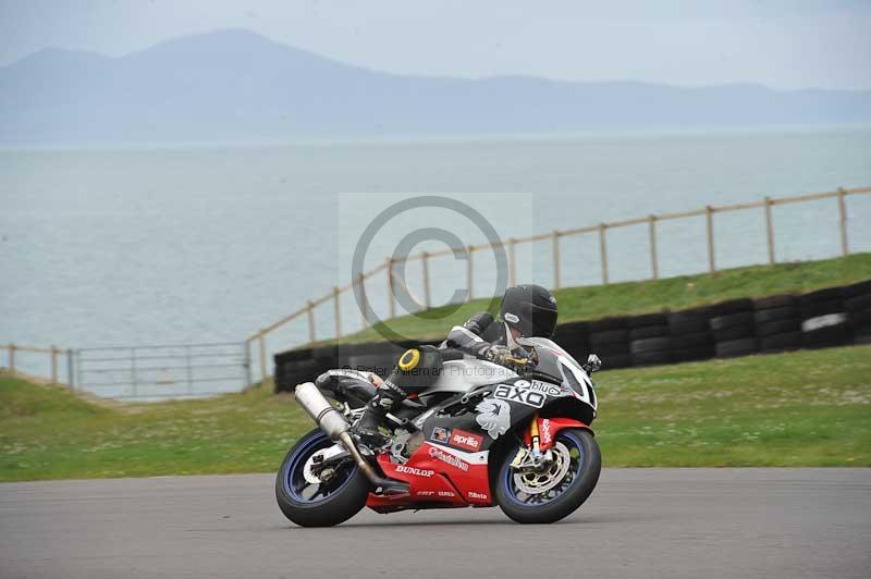 Motorcycle action photographs;anglesey circuit;anglesey trackday photographs;event digital images;eventdigitalimages;no limits trackday;oulton park circuit cheshire;peter wileman photography;trackday;trackday digital images;trackday photos;ty croes circuit wales