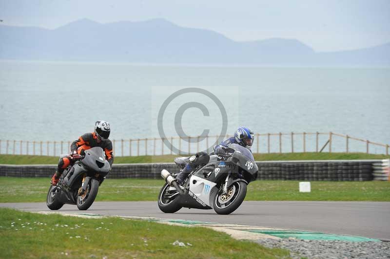 Motorcycle action photographs;anglesey circuit;anglesey trackday photographs;event digital images;eventdigitalimages;no limits trackday;oulton park circuit cheshire;peter wileman photography;trackday;trackday digital images;trackday photos;ty croes circuit wales