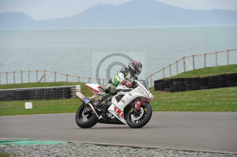 Motorcycle action photographs;anglesey circuit;anglesey trackday photographs;event digital images;eventdigitalimages;no limits trackday;oulton park circuit cheshire;peter wileman photography;trackday;trackday digital images;trackday photos;ty croes circuit wales