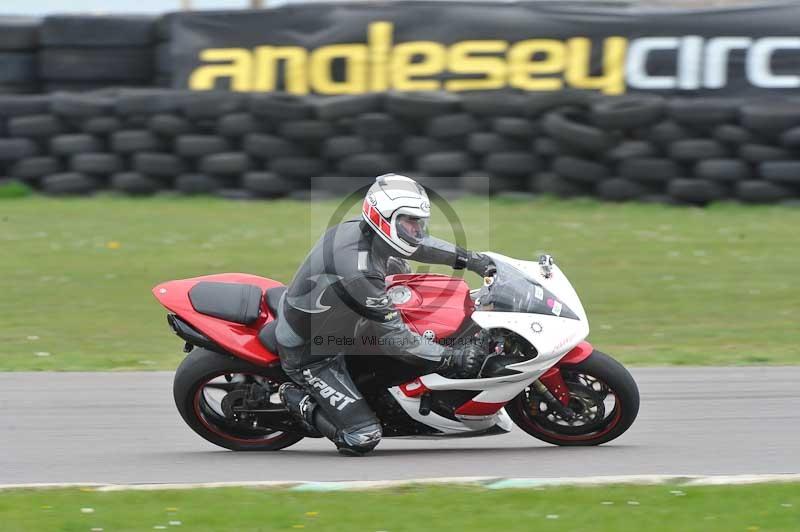 Motorcycle action photographs;anglesey circuit;anglesey trackday photographs;event digital images;eventdigitalimages;no limits trackday;oulton park circuit cheshire;peter wileman photography;trackday;trackday digital images;trackday photos;ty croes circuit wales