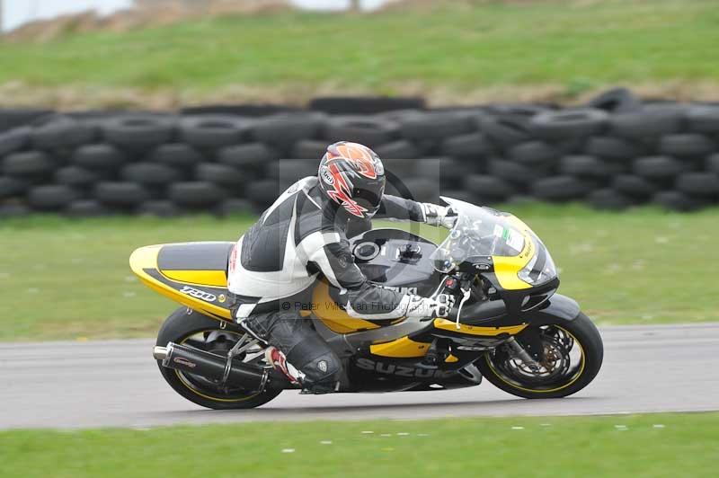 Motorcycle action photographs;anglesey circuit;anglesey trackday photographs;event digital images;eventdigitalimages;no limits trackday;oulton park circuit cheshire;peter wileman photography;trackday;trackday digital images;trackday photos;ty croes circuit wales