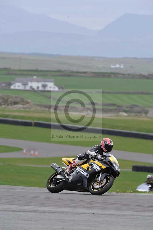 Motorcycle action photographs;anglesey circuit;anglesey trackday photographs;event digital images;eventdigitalimages;no limits trackday;oulton park circuit cheshire;peter wileman photography;trackday;trackday digital images;trackday photos;ty croes circuit wales