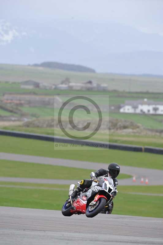 Motorcycle action photographs;anglesey circuit;anglesey trackday photographs;event digital images;eventdigitalimages;no limits trackday;oulton park circuit cheshire;peter wileman photography;trackday;trackday digital images;trackday photos;ty croes circuit wales