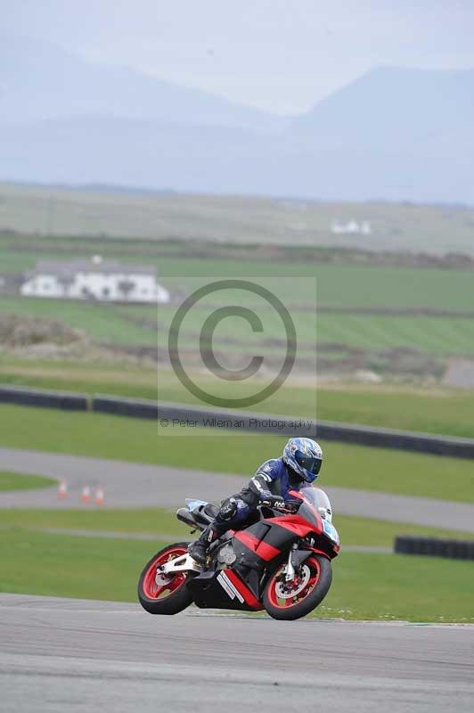 Motorcycle action photographs;anglesey circuit;anglesey trackday photographs;event digital images;eventdigitalimages;no limits trackday;oulton park circuit cheshire;peter wileman photography;trackday;trackday digital images;trackday photos;ty croes circuit wales