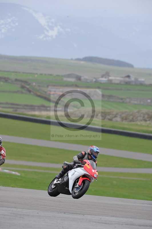 Motorcycle action photographs;anglesey circuit;anglesey trackday photographs;event digital images;eventdigitalimages;no limits trackday;oulton park circuit cheshire;peter wileman photography;trackday;trackday digital images;trackday photos;ty croes circuit wales