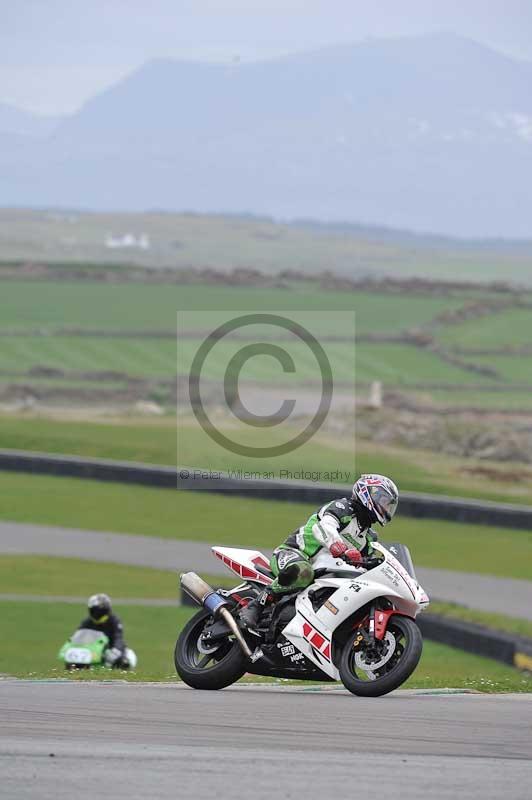 Motorcycle action photographs;anglesey circuit;anglesey trackday photographs;event digital images;eventdigitalimages;no limits trackday;oulton park circuit cheshire;peter wileman photography;trackday;trackday digital images;trackday photos;ty croes circuit wales