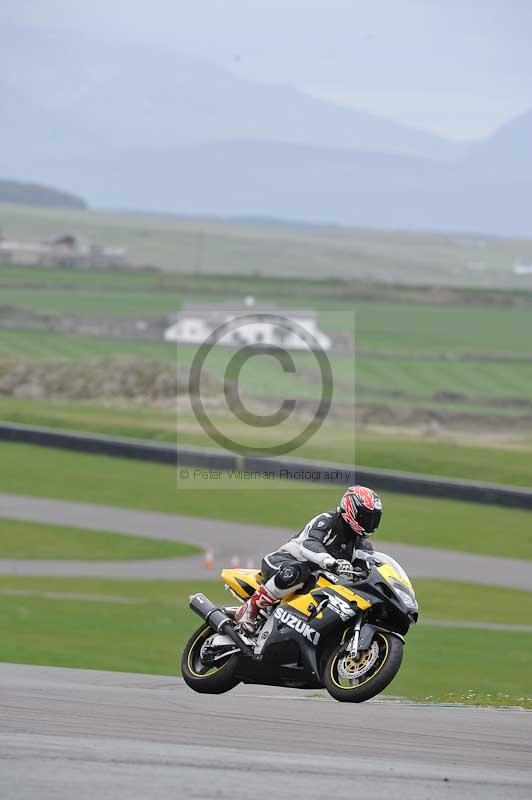 Motorcycle action photographs;anglesey circuit;anglesey trackday photographs;event digital images;eventdigitalimages;no limits trackday;oulton park circuit cheshire;peter wileman photography;trackday;trackday digital images;trackday photos;ty croes circuit wales