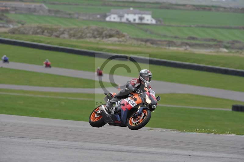 Motorcycle action photographs;anglesey circuit;anglesey trackday photographs;event digital images;eventdigitalimages;no limits trackday;oulton park circuit cheshire;peter wileman photography;trackday;trackday digital images;trackday photos;ty croes circuit wales