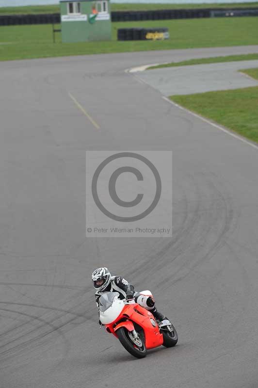 Motorcycle action photographs;anglesey circuit;anglesey trackday photographs;event digital images;eventdigitalimages;no limits trackday;oulton park circuit cheshire;peter wileman photography;trackday;trackday digital images;trackday photos;ty croes circuit wales