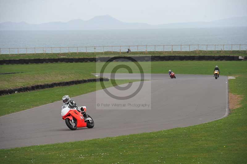 Motorcycle action photographs;anglesey circuit;anglesey trackday photographs;event digital images;eventdigitalimages;no limits trackday;oulton park circuit cheshire;peter wileman photography;trackday;trackday digital images;trackday photos;ty croes circuit wales