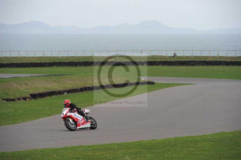 Motorcycle action photographs;anglesey circuit;anglesey trackday photographs;event digital images;eventdigitalimages;no limits trackday;oulton park circuit cheshire;peter wileman photography;trackday;trackday digital images;trackday photos;ty croes circuit wales