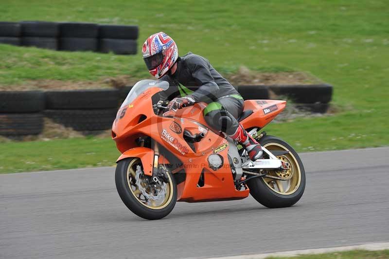 Motorcycle action photographs;anglesey circuit;anglesey trackday photographs;event digital images;eventdigitalimages;no limits trackday;oulton park circuit cheshire;peter wileman photography;trackday;trackday digital images;trackday photos;ty croes circuit wales