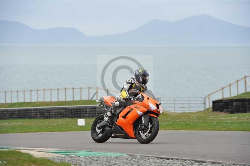 Motorcycle action photographs;anglesey circuit;anglesey trackday photographs;event digital images;eventdigitalimages;no limits trackday;oulton park circuit cheshire;peter wileman photography;trackday;trackday digital images;trackday photos;ty croes circuit wales