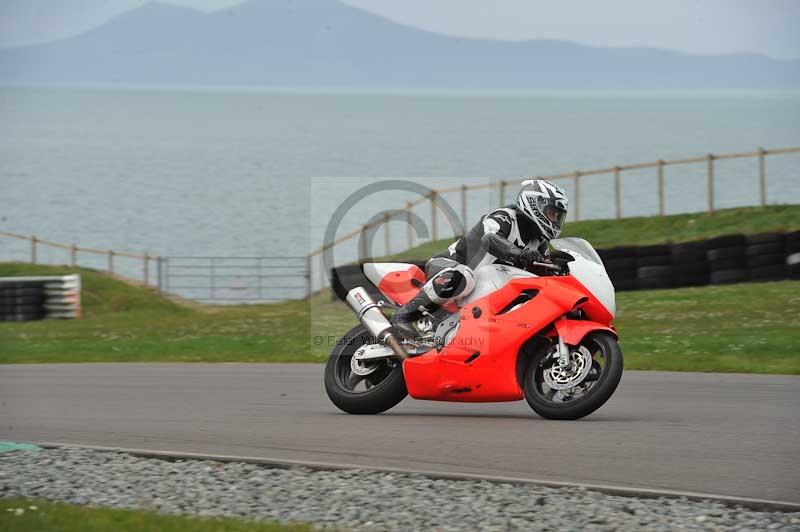 Motorcycle action photographs;anglesey circuit;anglesey trackday photographs;event digital images;eventdigitalimages;no limits trackday;oulton park circuit cheshire;peter wileman photography;trackday;trackday digital images;trackday photos;ty croes circuit wales