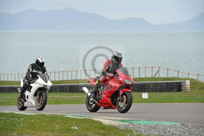 Motorcycle action photographs;anglesey circuit;anglesey trackday photographs;event digital images;eventdigitalimages;no limits trackday;oulton park circuit cheshire;peter wileman photography;trackday;trackday digital images;trackday photos;ty croes circuit wales