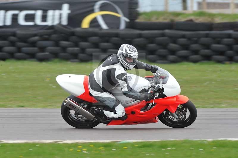 Motorcycle action photographs;anglesey circuit;anglesey trackday photographs;event digital images;eventdigitalimages;no limits trackday;oulton park circuit cheshire;peter wileman photography;trackday;trackday digital images;trackday photos;ty croes circuit wales