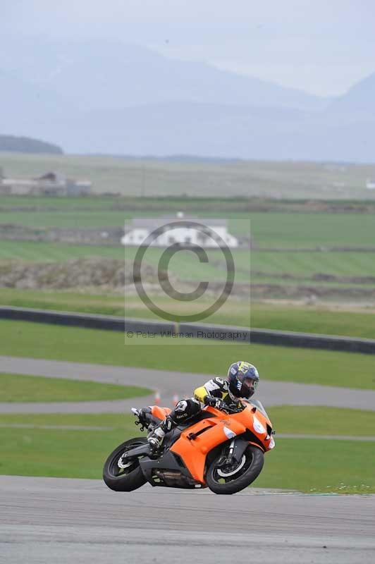 Motorcycle action photographs;anglesey circuit;anglesey trackday photographs;event digital images;eventdigitalimages;no limits trackday;oulton park circuit cheshire;peter wileman photography;trackday;trackday digital images;trackday photos;ty croes circuit wales