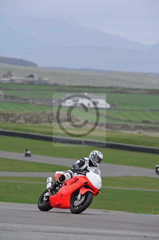 Motorcycle action photographs;anglesey circuit;anglesey trackday photographs;event digital images;eventdigitalimages;no limits trackday;oulton park circuit cheshire;peter wileman photography;trackday;trackday digital images;trackday photos;ty croes circuit wales