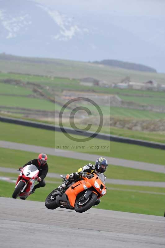 Motorcycle action photographs;anglesey circuit;anglesey trackday photographs;event digital images;eventdigitalimages;no limits trackday;oulton park circuit cheshire;peter wileman photography;trackday;trackday digital images;trackday photos;ty croes circuit wales