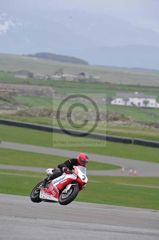 Motorcycle action photographs;anglesey circuit;anglesey trackday photographs;event digital images;eventdigitalimages;no limits trackday;oulton park circuit cheshire;peter wileman photography;trackday;trackday digital images;trackday photos;ty croes circuit wales